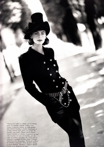 vogue_paris_sept_1988_23.thumb.jpg.5cdc9bf3ae4bb9b5d523108128192ed2.jpg