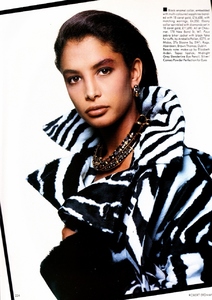 vogue_uk_nov_1988_35.thumb.jpg.14cdae43264b72e6edf33a7ed4b4cef9.jpg