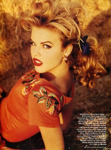 von_Unwerth_Vogue_UK_March_1992_06.thumb.jpg.c86f2c37db94260983c7b0ca8f3fdbf0.jpg