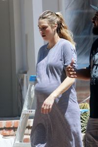 whitney-port-running-errands-in-los-angeles-july-2017-1.jpg