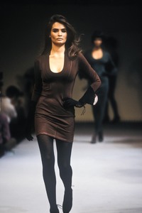 0_azzedine-alaia-fw-1990-1_html.thumb.JPEG.50af751d36e80cab9220aa653b8c7d9b.JPEG