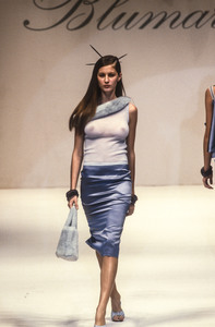 0_blumarine-ss-1999-1_html.thumb.JPEG.fd6875d36823c3409994cc4d863b53b6.JPEG