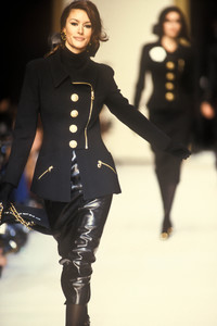 0_chanel-fw-1992-1_html.thumb.JPEG.1e4b285944f72bd7ffb741464b454599.JPEG