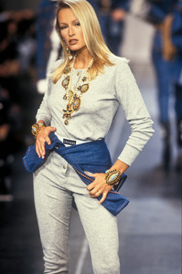 0_chanel-fw-1993-1_html.thumb.JPEG.01f8222f8119db9562cf64a06416c31a.JPEG