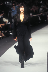 0_chanel-fw-1999-1_html.thumb.JPEG.dd23b34f9c129ebbed3d71285bd81090.JPEG