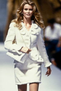 0_chanel-hc-fw-1991-1_html.thumb.JPEG.1e1524276c7031f834b25542d39c1907.JPEG