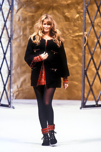 0_chanel-hc-fw-1993-1_html.thumb.JPEG.083d458bfcc60e5f0711d4477dec36c0.JPEG