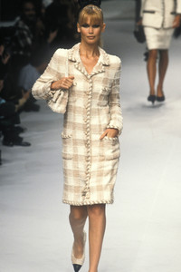 0_chanel-hc-fw-1995-1_html.thumb.JPEG.bbdbbcfdd0dfd9dee965b1254ff9db65.JPEG