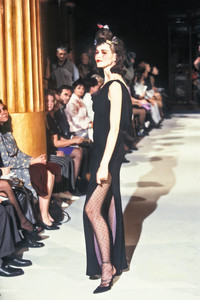 0_christian-dior-fw-1997-1_html.thumb.JPEG.6ed52eb67f0f15d3166d4483638b1bb5.JPEG