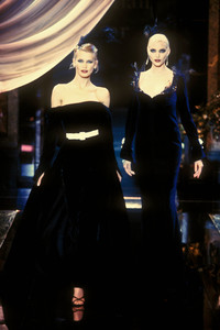 0_christian-dior-hc-fw-1995-1_html.thumb.JPEG.00d998ecfbf603b4d0d5909900a752dd.JPEG