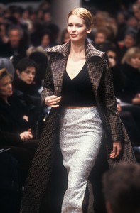 0_fendi-fw-1996-1_html.thumb.JPEG.b835311d68fbd3114e76cbf3f9e34fd0.JPEG