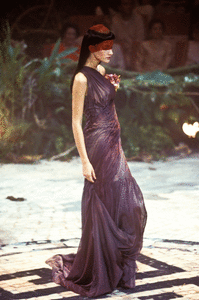 0_givenchy-hc-fw-1998-1_html.thumb.GIF.8fc2ef78944be35a0fc3ead7f76c0f7f.GIF