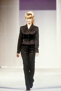 0_herve-leger-fw-1994-1_html.thumb.JPEG.be7be4dae328072b9d8078ebe1b0de88.JPEG