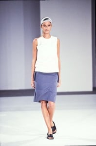 0_hussein-chalayan-ss-1999-1_html.thumb.JPEG.14f17edda9faf14cc386246ff4756e7a.JPEG