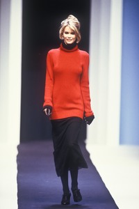 0_karl-lagerfeld-fw-1992-1_html.thumb.JPEG.996ba24e4194e4b6c16c0af90ae04478.JPEG