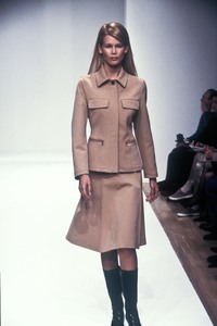 0_prada-fw-1995-1_html.thumb.JPEG.b6184e696aa2521375b6d6fd33c56a3c.JPEG