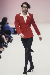 0_sportmax-fw-1992-1_html.thumb.JPEG.a0552f7ef79d302a936947864ec7a0ff.JPEG