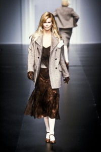 0_valentino-fw-1995-1_html.thumb.JPEG.e793691fc203e663e3e96311b4abfba2.JPEG