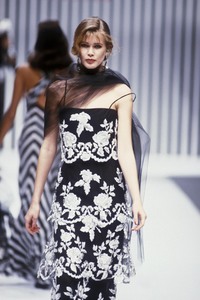 0_valentino-hc-ss-1992-1_html.thumb.JPEG.bc14b8b29f0e6a42fb48206f82fc9cd6.JPEG