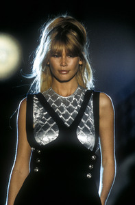 0_versace-hc-ss-1994-1_html.thumb.JPEG.f6a831409fd07f14f55e0c1f466af2a1.JPEG