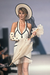 10_chanel-hc-ss-1990-11_html.thumb.JPEG.55ea275c83e5844fd570c45076199116.JPEG