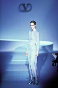 10_valentino-fw-1996-11_html.thumb.JPEG.587116423623c2a2daa19310a5d68fcd.JPEG