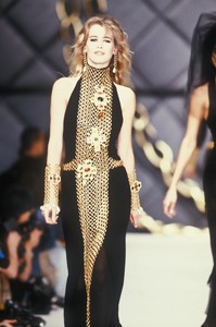 11_chanel-fw-1990-12_html.thumb.JPEG.84c3aa1c74de85ad15e4b22239a287b2.JPEG