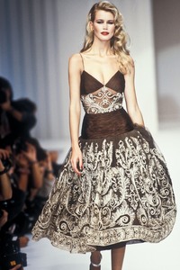 11_valentino-ss-1995-12_html.thumb.JPEG.e71062c963b4a4ac8da1409bb9e00184.JPEG