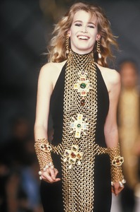 12_chanel-fw-1990-13_html.thumb.JPEG.54a2ed4bb81534a8d9609d7336011e8f.JPEG
