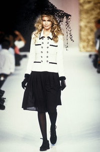 12_chanel-hc-fw-1992-13_html.thumb.JPEG.c9b9f72f517a31568a92f7db3683c9e0.JPEG