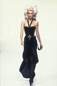 12_chanel-hc-fw-1994-13_html.thumb.JPEG.3967a79ec08740d74d1ecd3704a937b8.JPEG