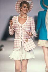 14_chanel-hc-ss-1990-15_html.thumb.JPEG.f68d9d5b511b9d0699d400c1f7108c56.JPEG