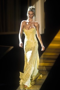 14_versace-fw-1995-15_html.thumb.JPEG.1c702db6508697ca73485feaddb2cf28.JPEG