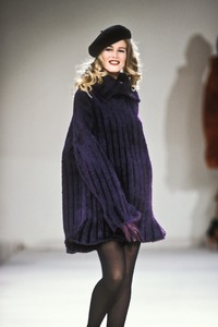 1_azzedine-alaia-fw-1991-2_html.thumb.JPEG.8c68316e8d4d7ebcb6b2306a5c78aca2.JPEG