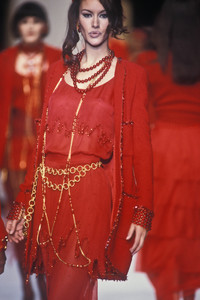 1_chanel-fw-1992-2_html.thumb.JPEG.d59cb521287d4a7eca904a7b9ede2453.JPEG