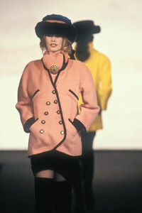 1_chanel-hc-fw-1990-2_html.thumb.JPEG.35b16eefddf7ee87303fb4bcea6380dc.JPEG