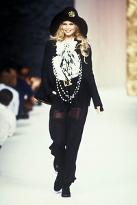 1_chanel-hc-fw-1992-2_html.thumb.JPEG.944c07e598ef03895e881b4f1727a2ed.JPEG