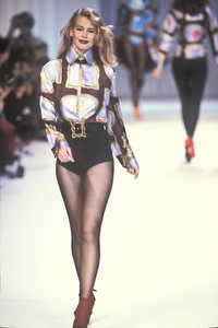 1_chloe-fw-1992-2_html.thumb.JPEG.09be54314cb43a95a972a1f15c5e08e3.JPEG