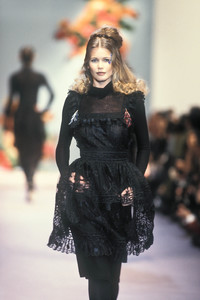 1_chloe-fw-1993-2_html.thumb.JPEG.6f7ee3f404fd53791c37602ba1f30197.JPEG