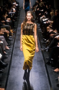 1_fendi-fw-1998-2_html.thumb.JPEG.bc514466f87ddfc1f9bc979ae66064d9.JPEG