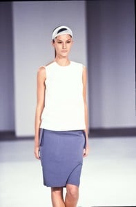 1_hussein-chalayan-ss-1999-2_html.thumb.JPEG.00b5375c92699cfd9247935b5acfee69.JPEG