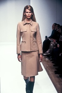 1_prada-fw-1995-2_html.thumb.JPEG.fce392564cbdf242ccab697cfaa82e4d.JPEG