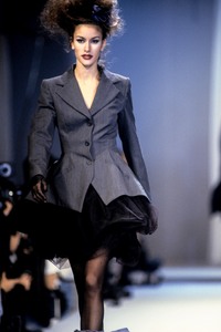 1_sophie-sitbon-fw-1992-2_html.thumb.JPEG.74599cd67d81ceb9c2d1c420fbf58281.JPEG