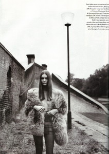 29793_Anglo-Saxon_Attitude_by_Steven_Meisel_-_03_122_192lo.thumb.jpg.6644005e1062d769bda802519c38c163.jpg