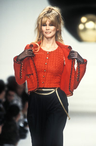 2_chanel-hc-ss-1994-3_html.thumb.JPEG.8f8c84a40c53f50559ff989c3a8e4855.JPEG