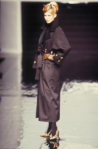 2_christian-dior-fw-1995-3_html.thumb.JPEG.be0db521bb1efe8287a7b3695d083129.JPEG