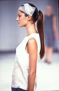 2_hussein-chalayan-ss-1999-3_html.thumb.JPEG.769b490bea6c908465d24d3ae193a7d9.JPEG