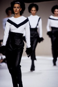 2_jin-abe-fw-1992-3_html.thumb.JPEG.21bb20800f5f1b900f07e220e1444ccb.JPEG