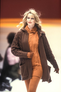 2_laura-biagiotti-fw-1992-10_html.thumb.JPEG.9280fd79f2cb5ce40c58e3ae3b316cb3.JPEG