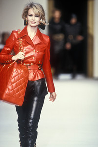 3_chanel-fw-1992-4_html.thumb.JPEG.584aec57451b346f0ada7ddda8e3df0a.JPEG